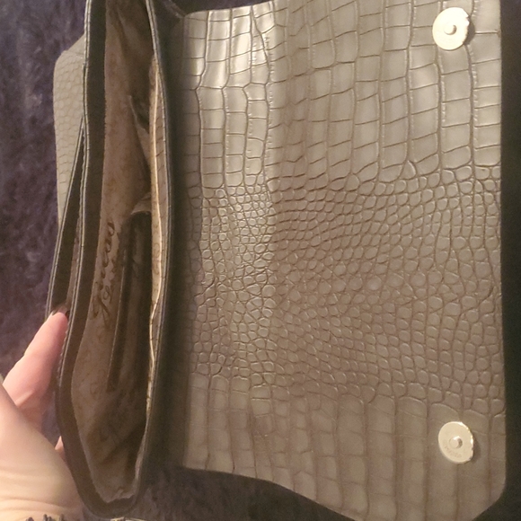 Brand New Guess Purse - Picture 11 of 11